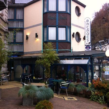 Hotel Les Arcades - La-Roche-En-Ardenne ภายนอก รูปภาพ
