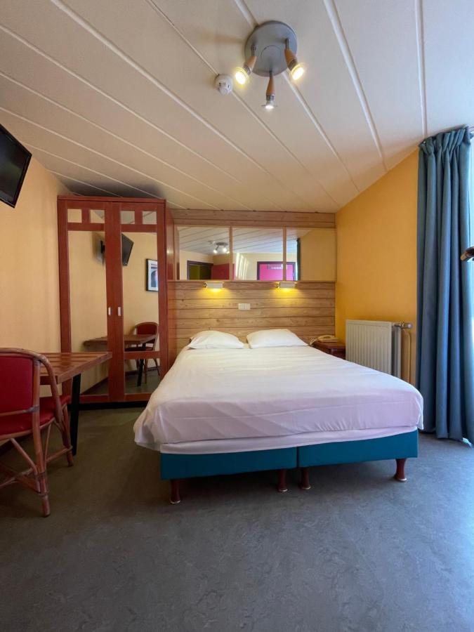 Hotel Les Arcades - La-Roche-En-Ardenne ภายนอก รูปภาพ