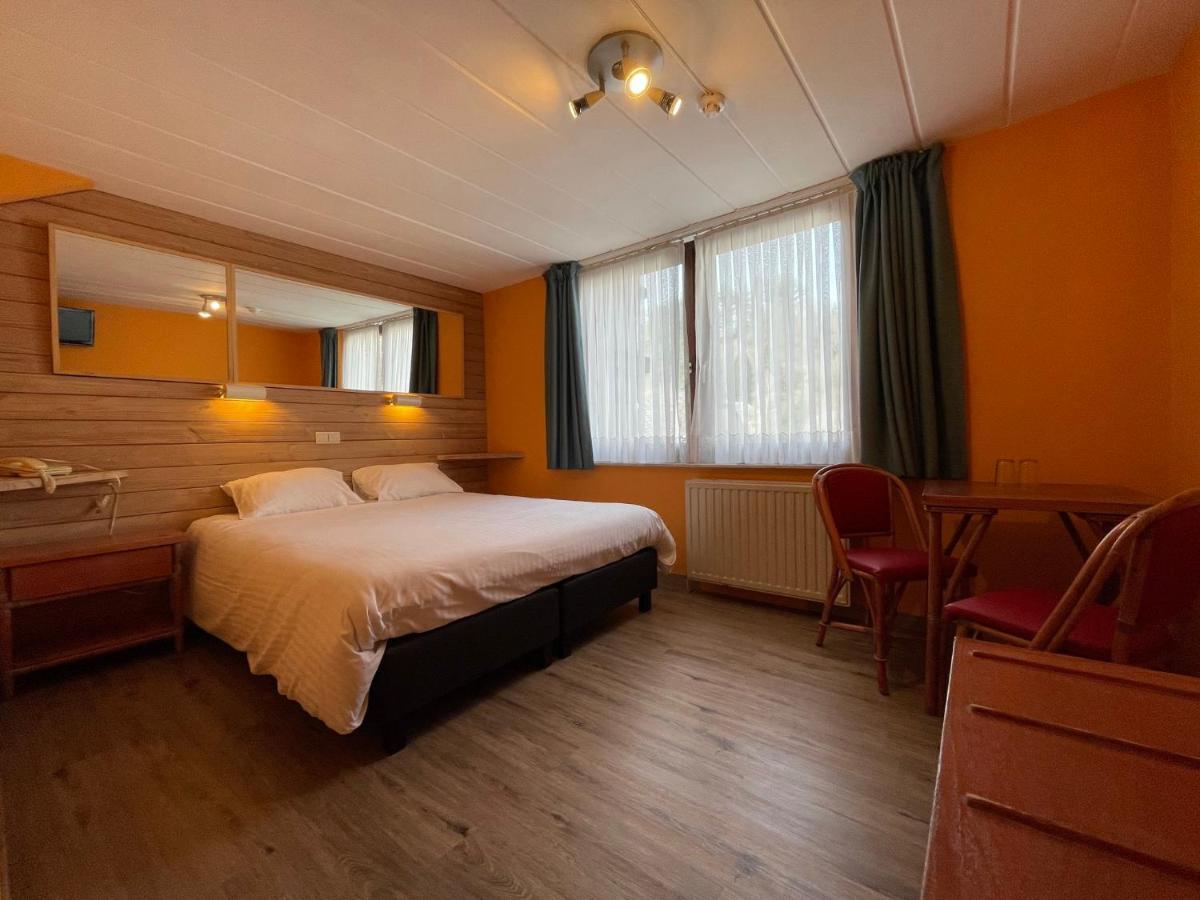 Hotel Les Arcades - La-Roche-En-Ardenne ภายนอก รูปภาพ